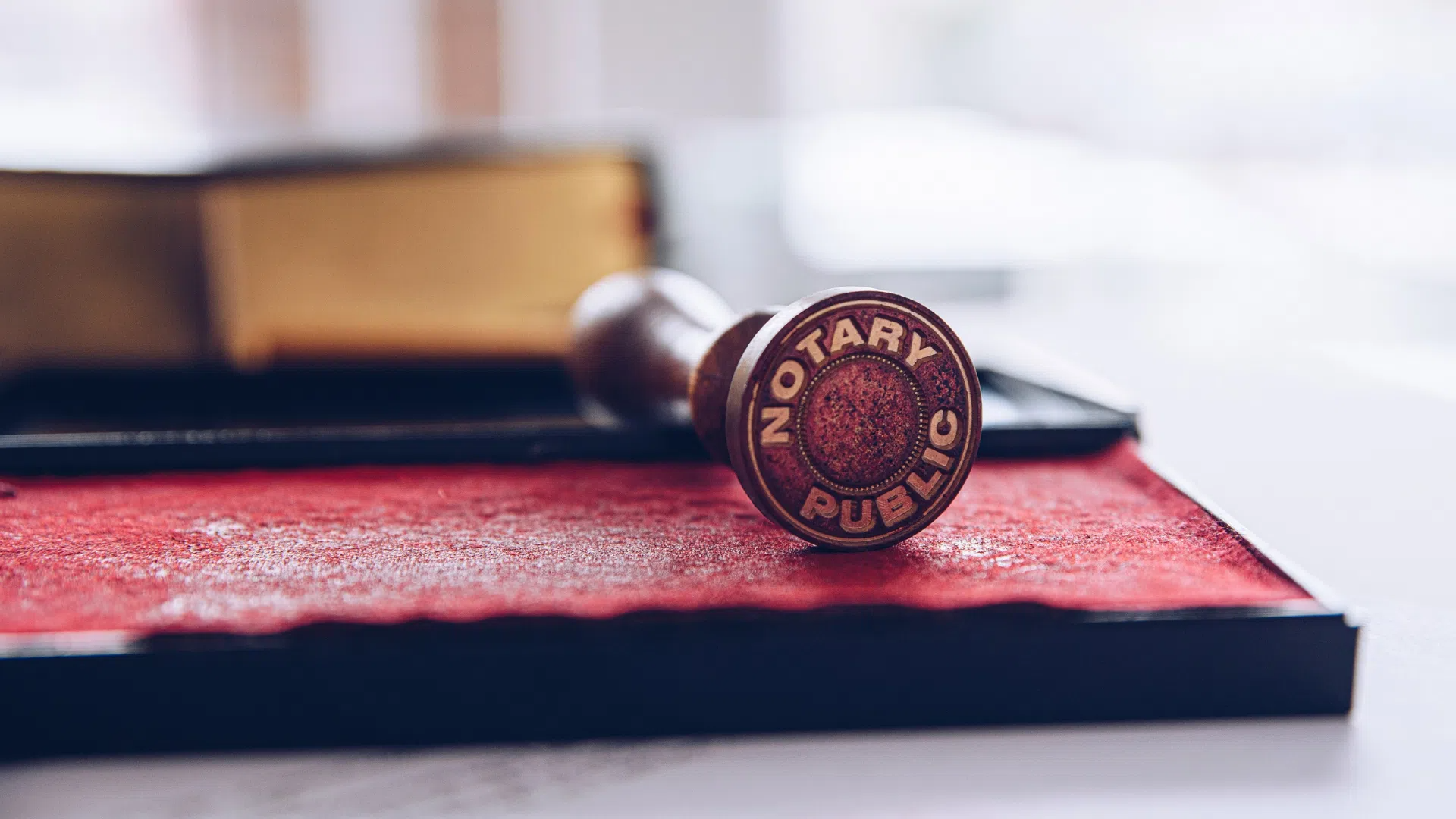 Help Real Estate Transactions Run Smoothly With Mobile Notary Assistance